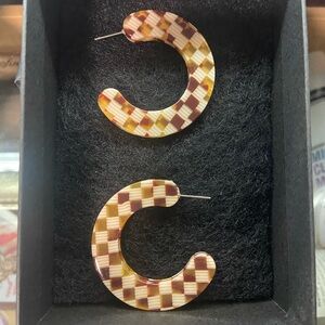 Brown checkered earrings